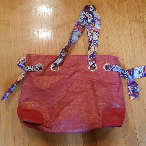 AUTHENTIC. TRUE RELIGION PURSE - Picture 2 of 5